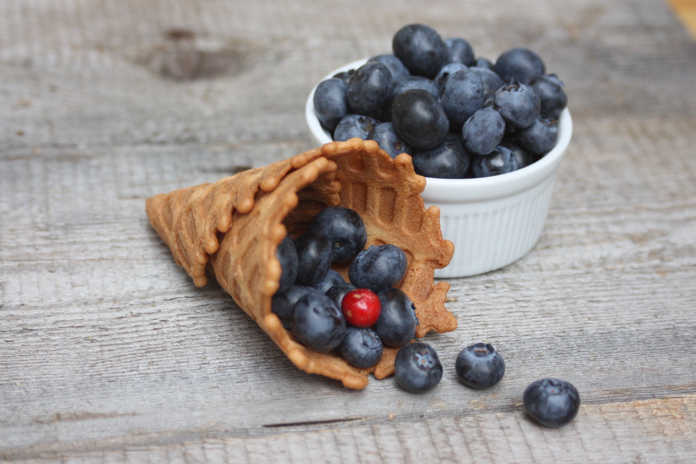 Blueberries for beauty. We suggest how to use them to create great cosmetics